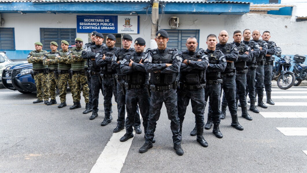 prefeitura-de-carapicuiba-realiza-entrega-de-uniformes-a-guarda-civil-municipal